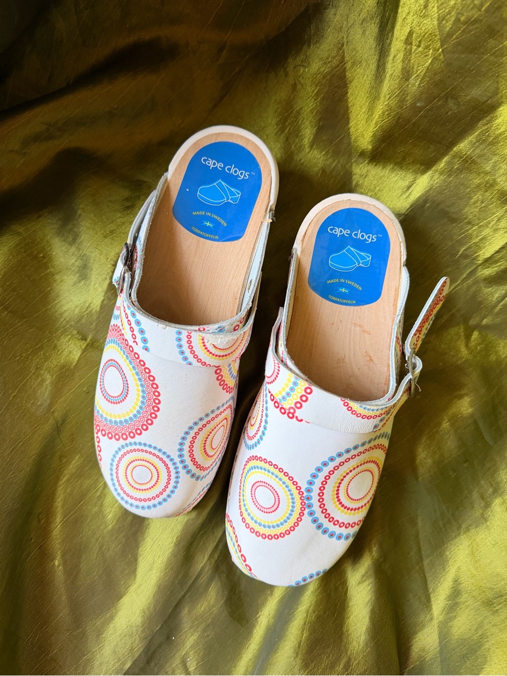 Torpatoffeln Colorful Circle Print Swiss Clogs - Picture 3 of 6
